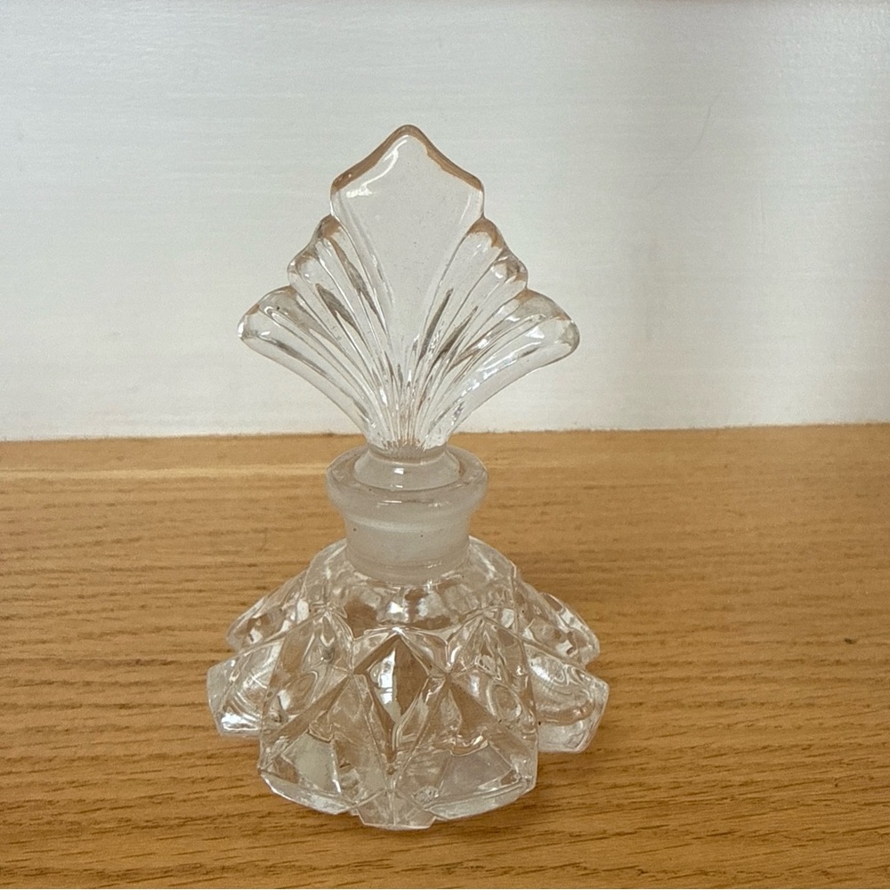 Art Deco Style Glass Perfume Bottle 4 3/8" H